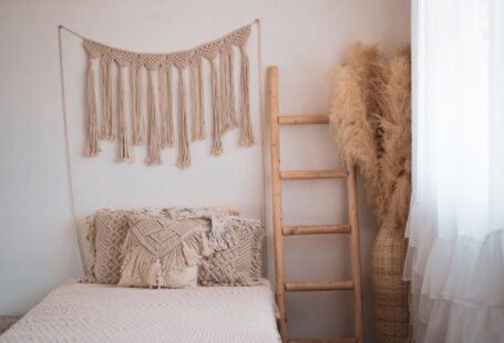 Budget Interior - a bed with a ladder and a ladder
